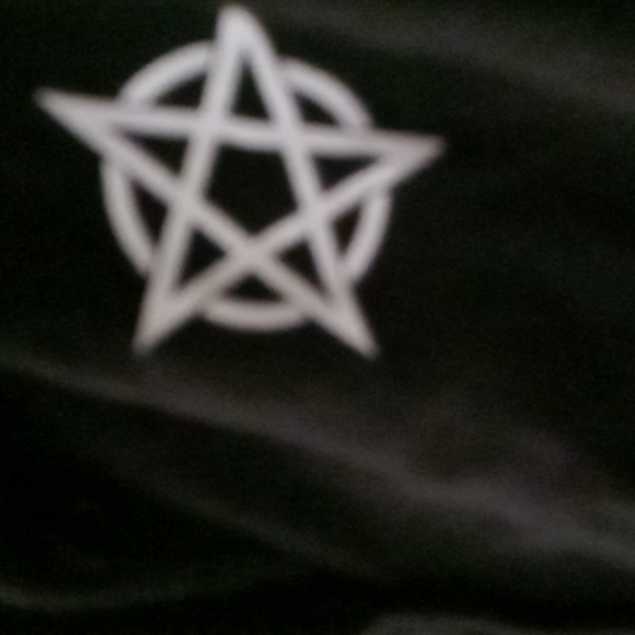 Free With Bundle Hot topic pentagon top - Picture 3 of 6